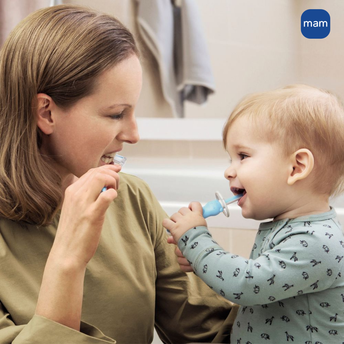 Kit Duplo Primeira Escova Dental do Bebê MAM 6+ Meses Azul